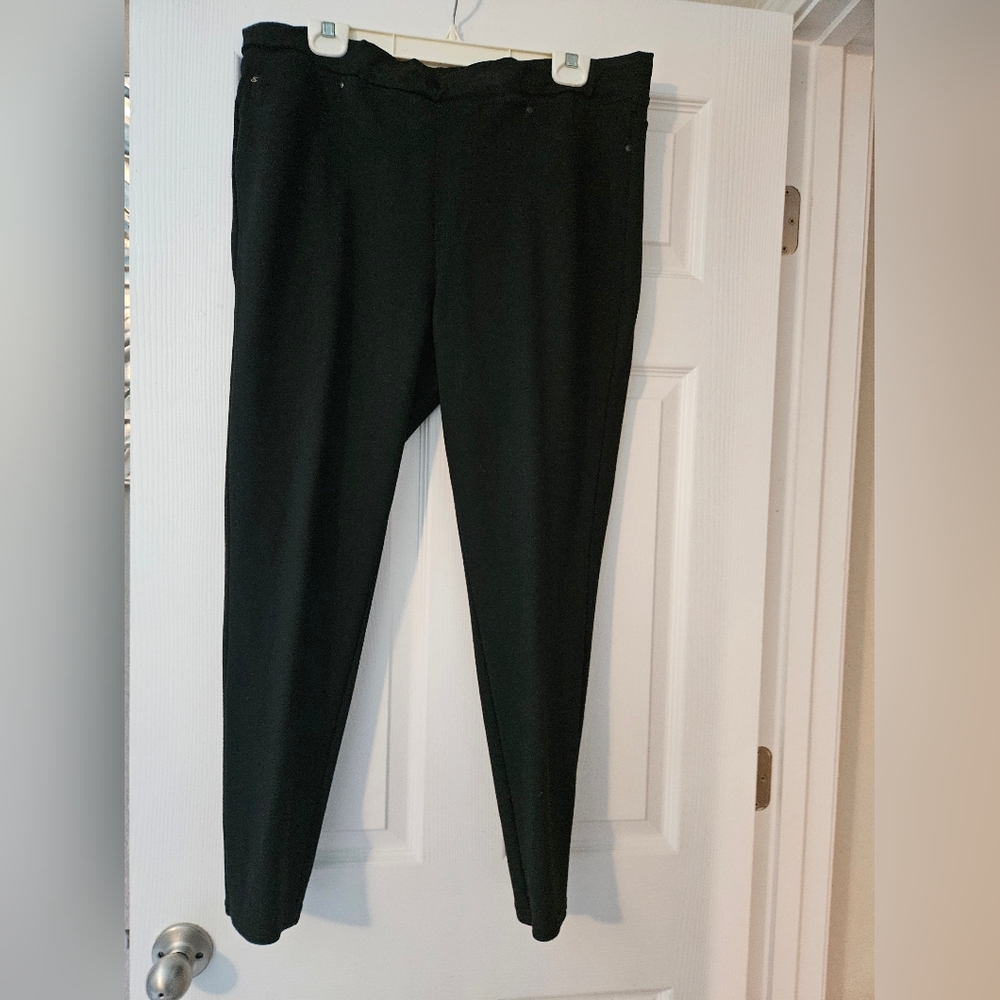 Black Ponte skinny pant